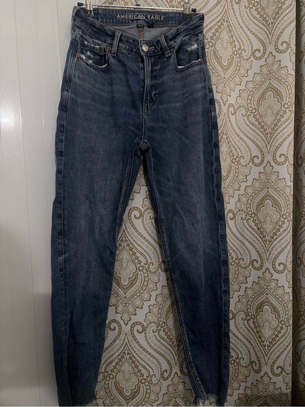 American Eagle Outfitters High-Rise Washed Dark Blue Jeans